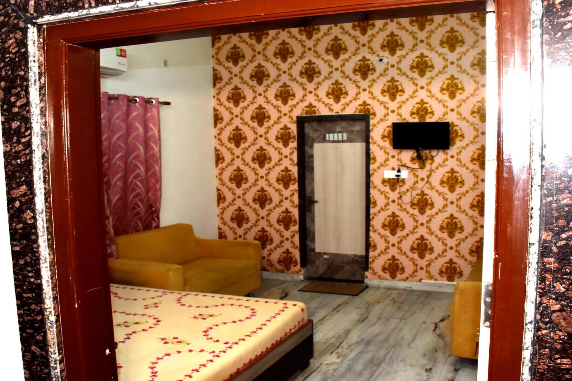 Ramaya Home Stay Варанаси Екстериор снимка