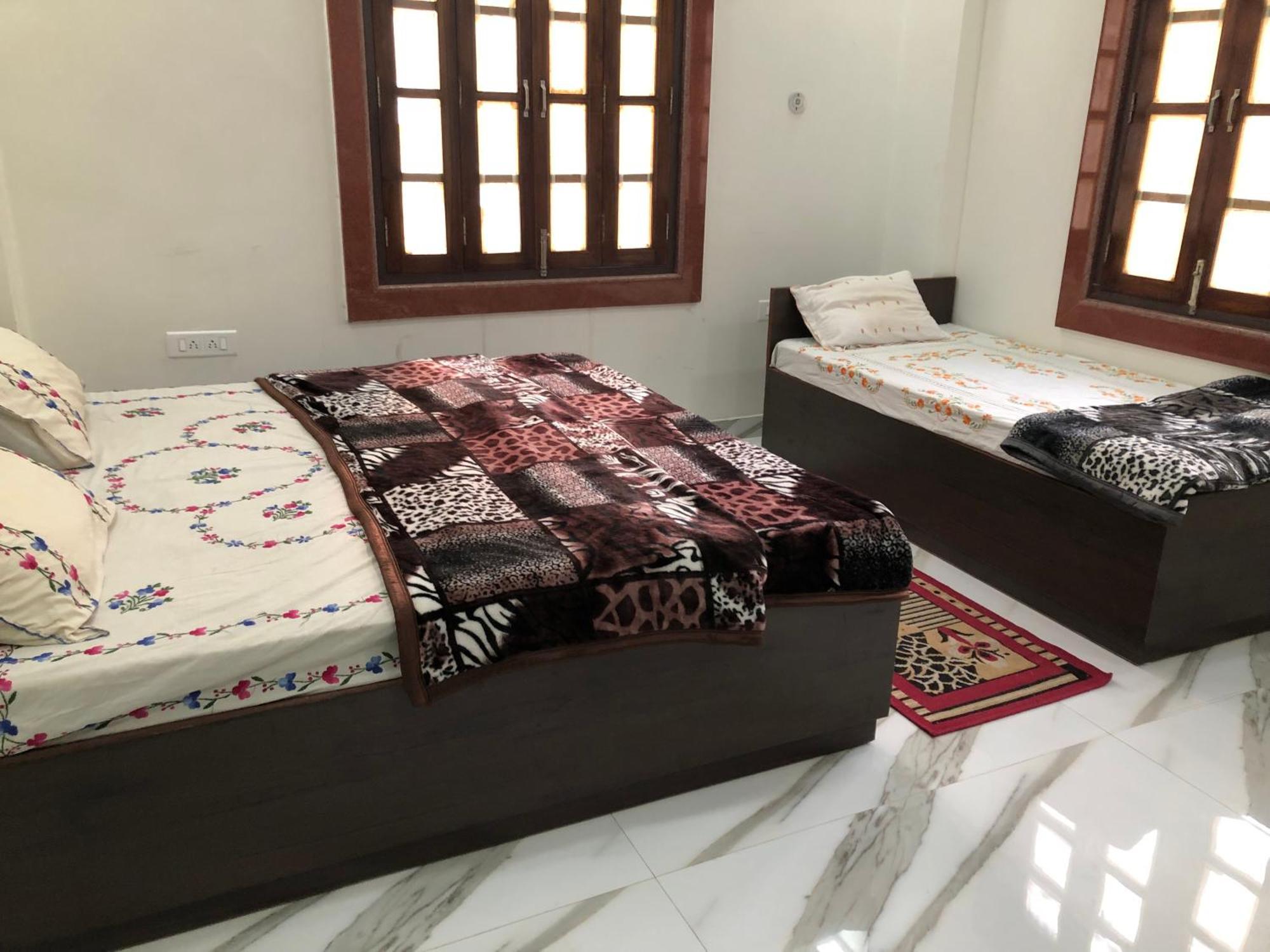 Ramaya Home Stay Варанаси Екстериор снимка