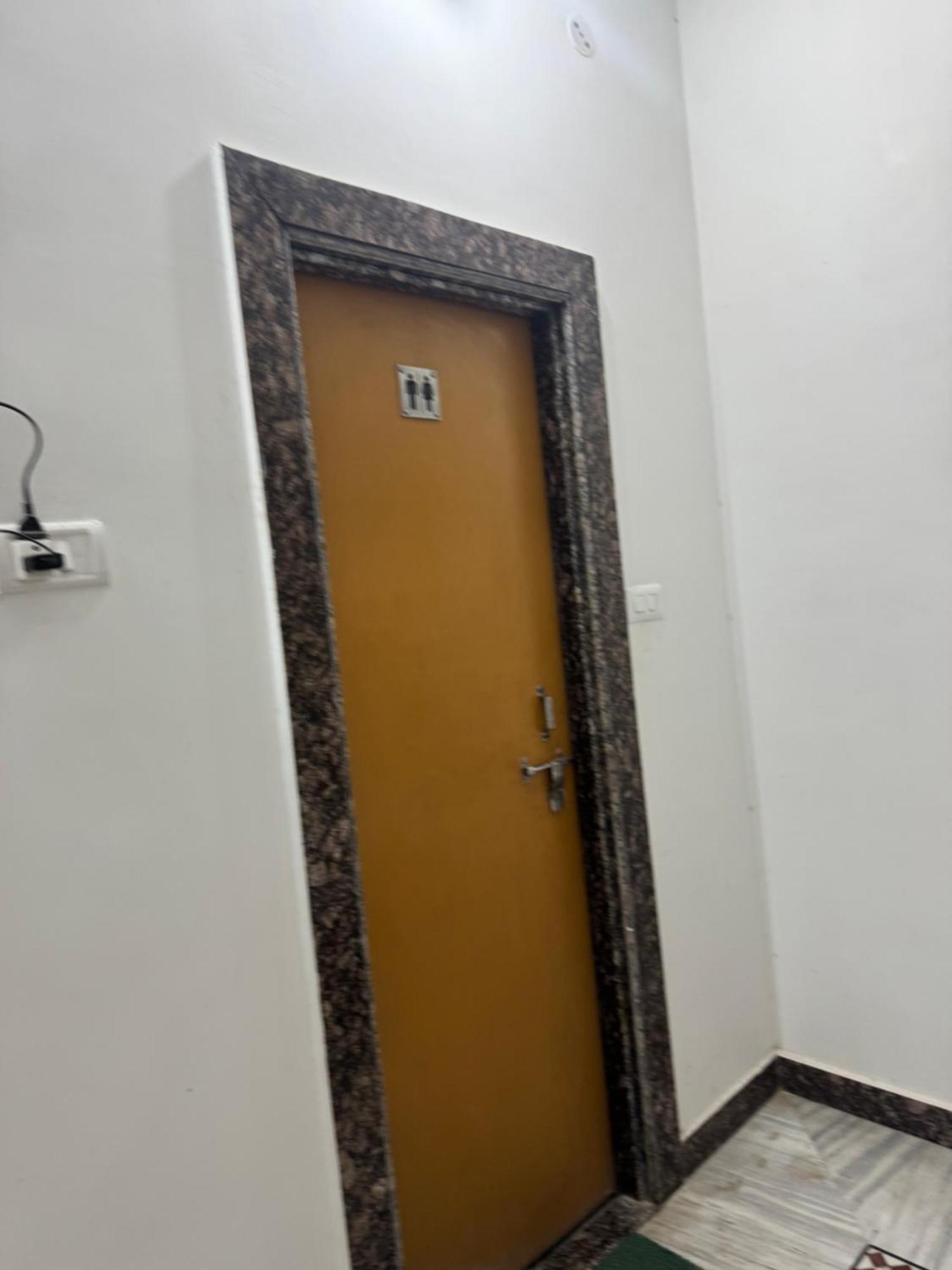 Ramaya Home Stay Варанаси Екстериор снимка