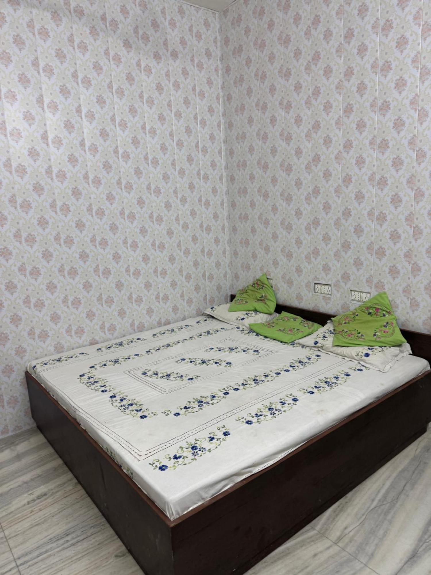 Ramaya Home Stay Варанаси Екстериор снимка